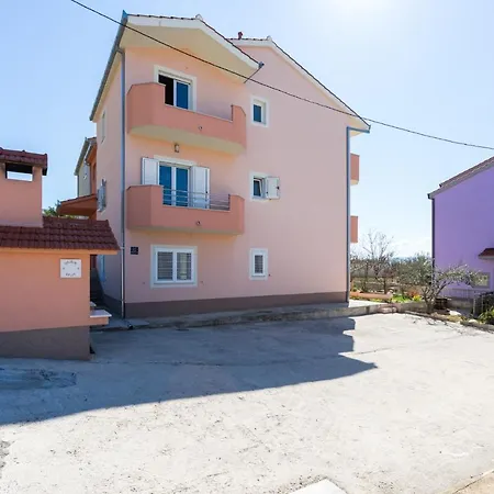 Dadic Apartment *