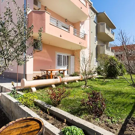 Apartment Dadic Podstrana