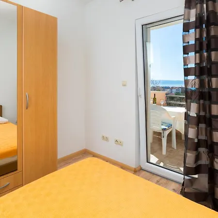 Apartment Dadic *