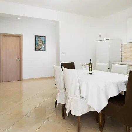 Dadic Apartment *